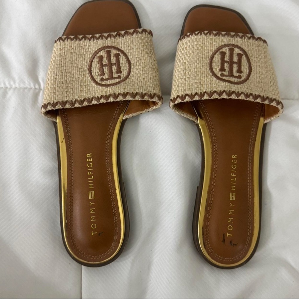 Tommy Hilfiger Women's Brown and Tan Sandals